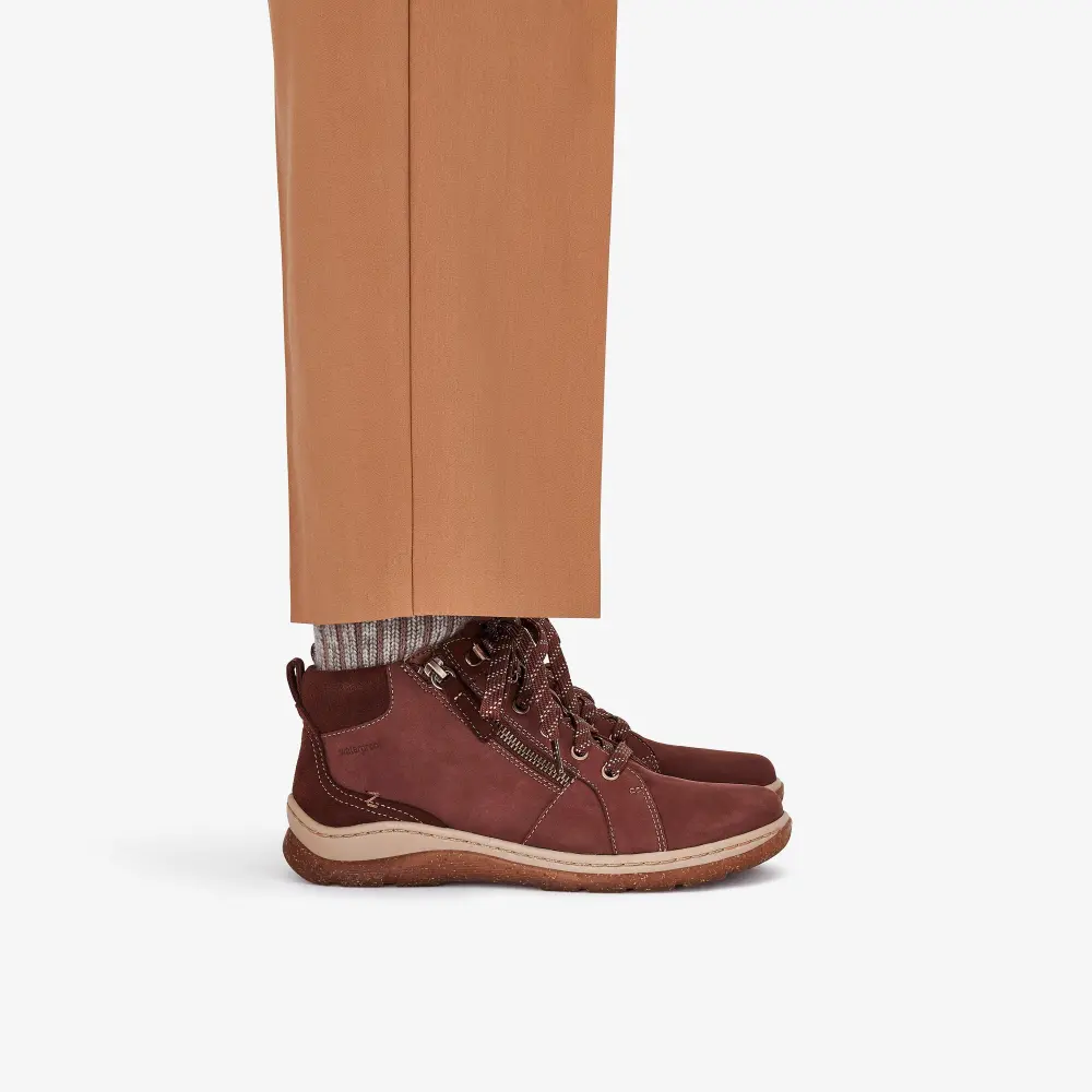 Damen Orlene Top WP Chelsea Boots aus britischem Nubukleder in Hellbraun online